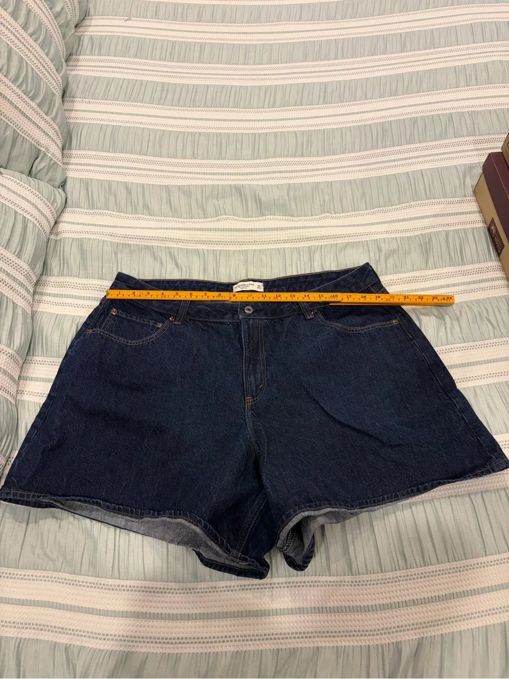 Abercrombie & Fitch styling curve flaws